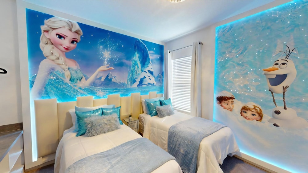 8 Bedroom Themed Rooms Huge Games Room Pool Spa