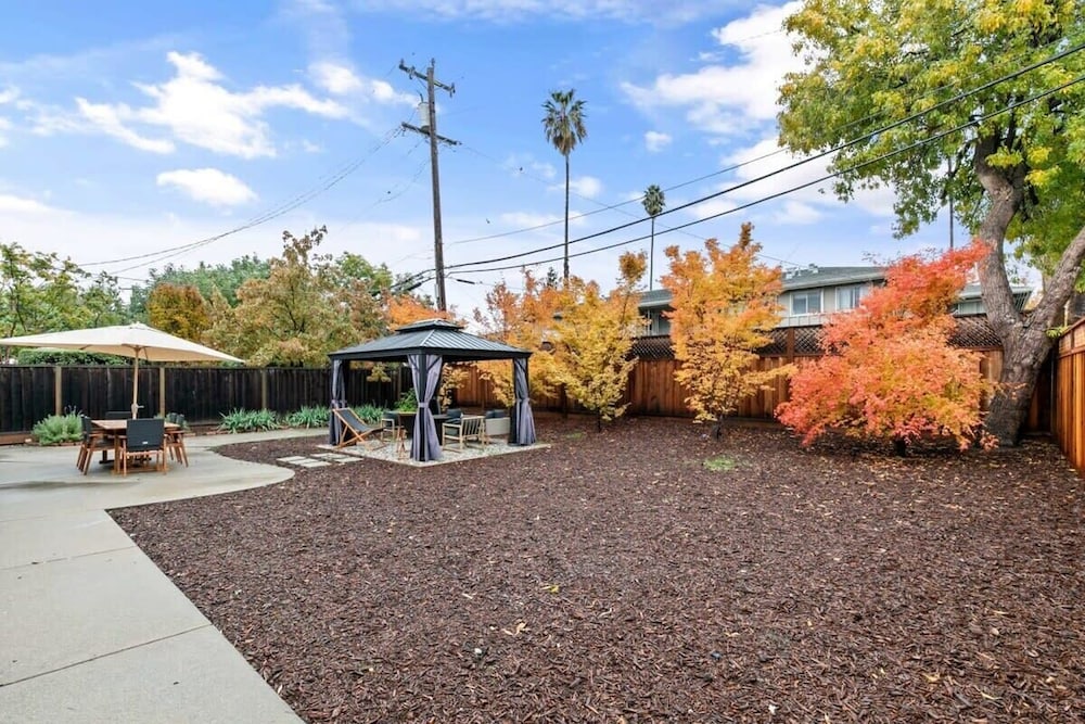 @ Marbella Lane - Modern 3broasis in Siliconvalley