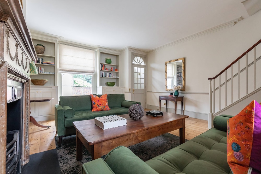 Kensington Place IV by Onefinestay