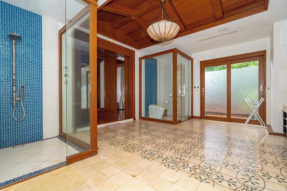 Royal Legacy Golf Villa