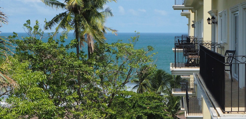 Acqua Residences