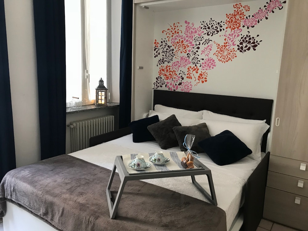 Garibaldi 24 Apartments by Rent all Como