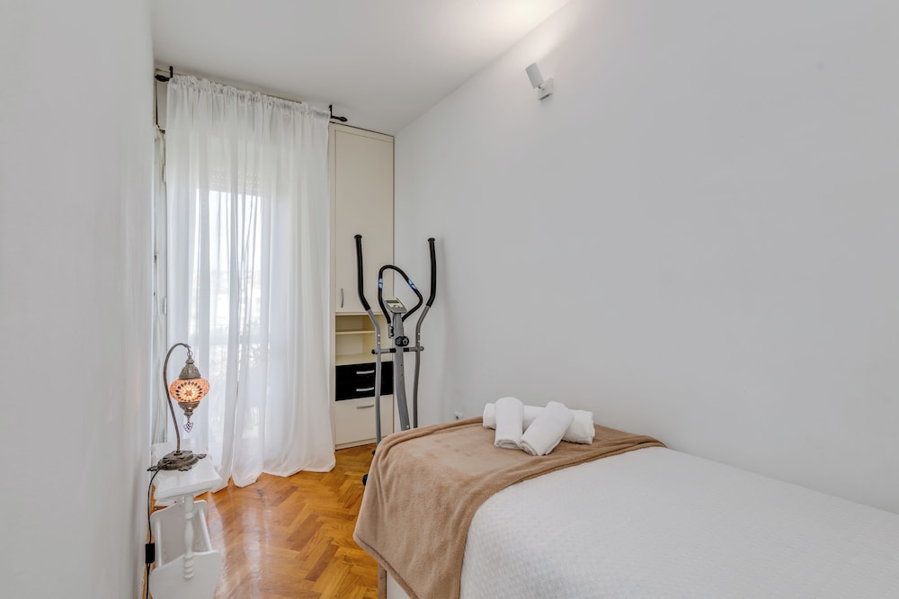 Vuvuzela Bay, Three-Bedroom Apartment