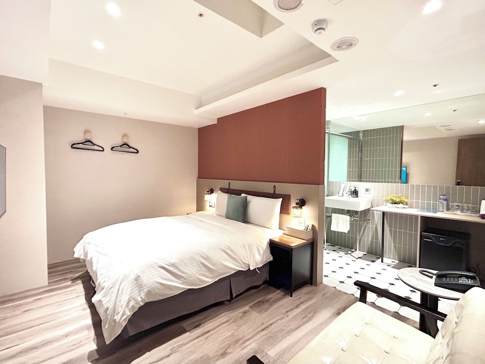 Fun Stay Inn Ximen