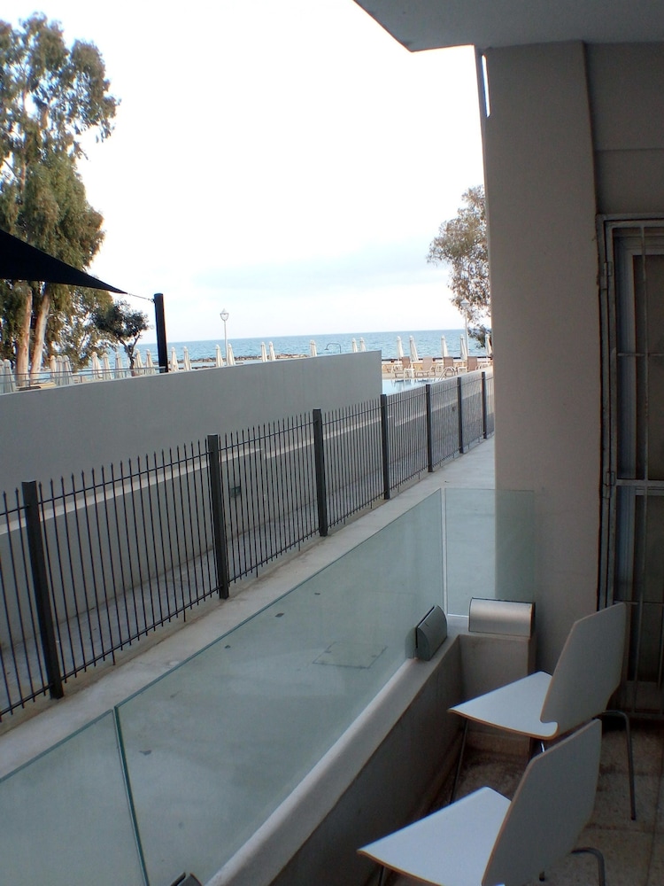 3 Bed Apartment on the Beach