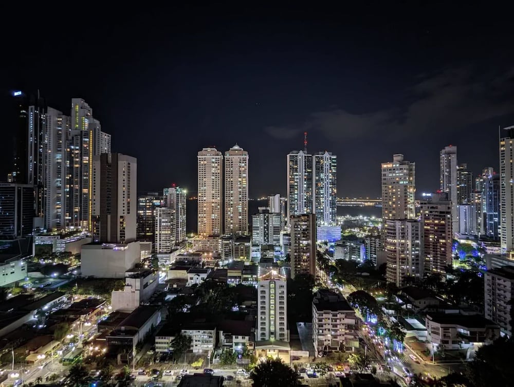 w Majestic 1BR w Beautiful View in Calle 50