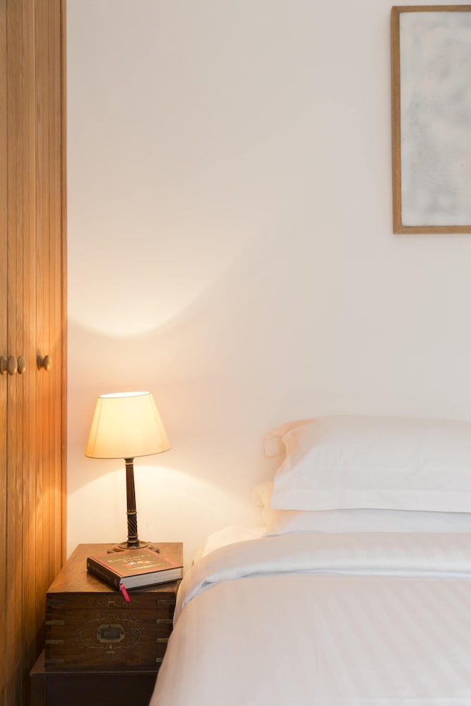 Godfrey Street II by Onefinestay