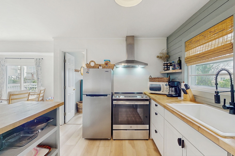 Entire House - Serenity in Surf City