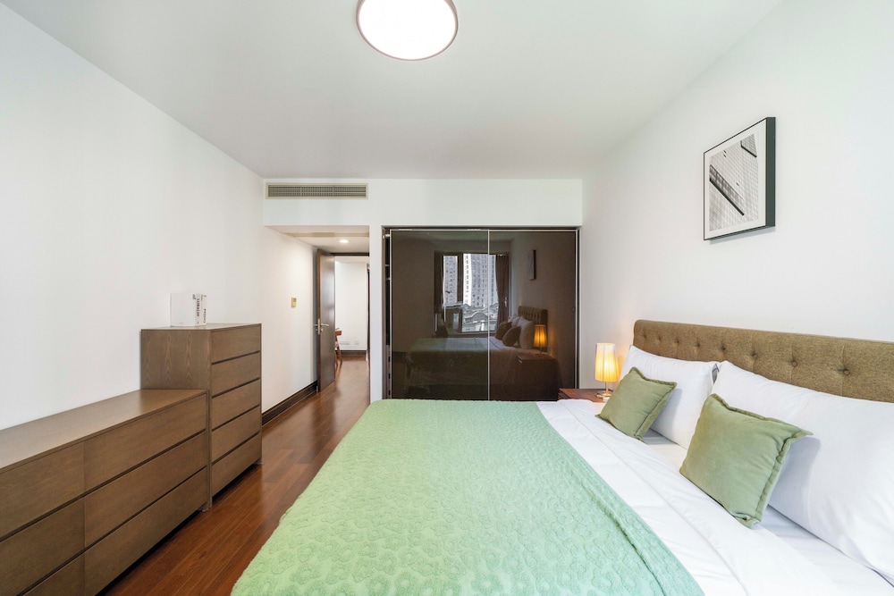 Tyms Premium 3BR 2BA Apt Walk to Metro