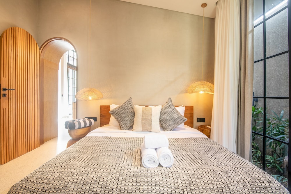 Villa Serai 5br to the Beach