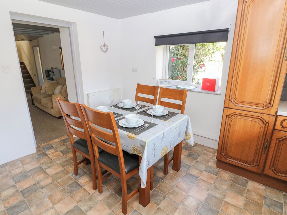 Barn Court Cottage