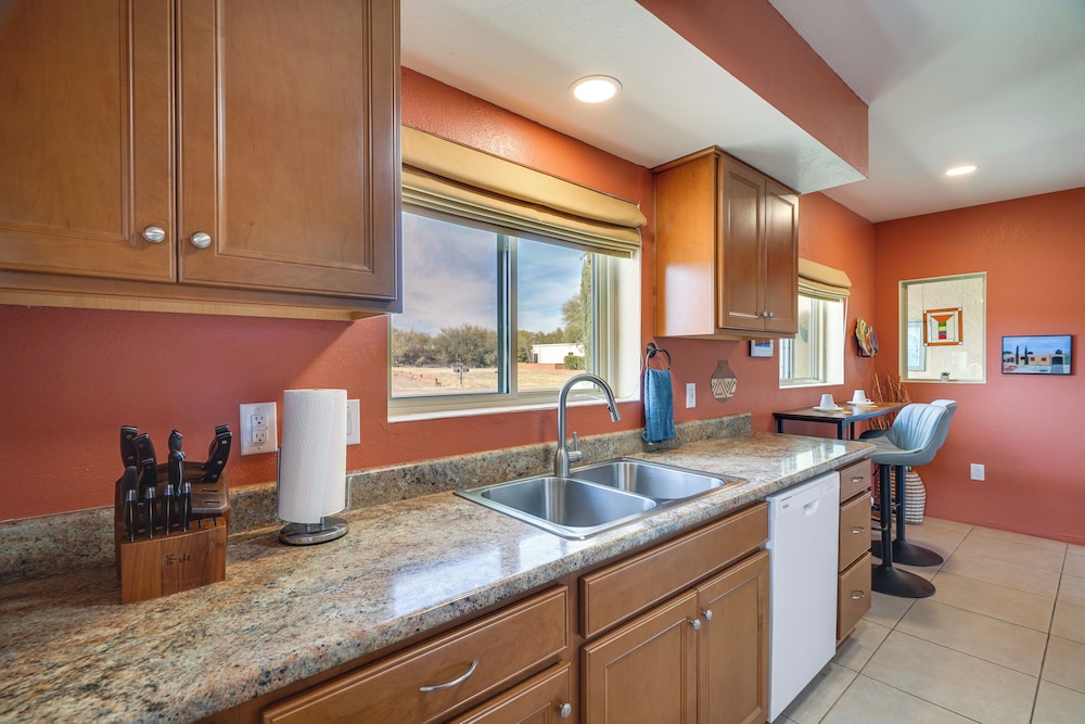 Pet-friendly 55+ Green Valley Home w/ Golf Gear!