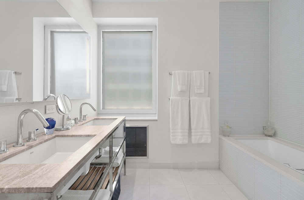Corporate or Luxury 4 Bedroom Penthouse Steps From Times Square Sleeps 8