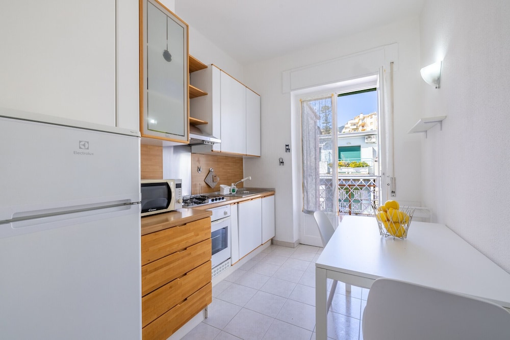 Sea View Central Apartment by Wonderful Italy