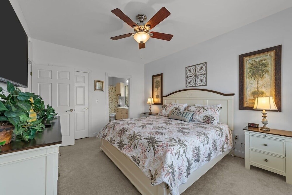 Magnolia Pointe Luster Leaf 4887-203 2 Bedroom Condo