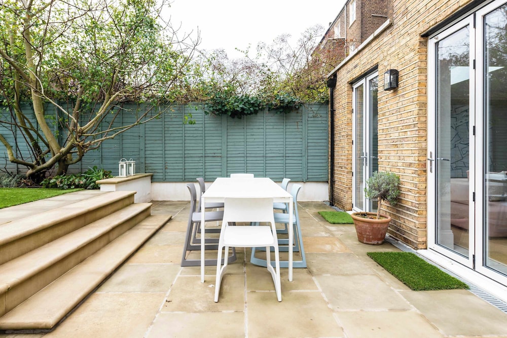 outdoor bbq area