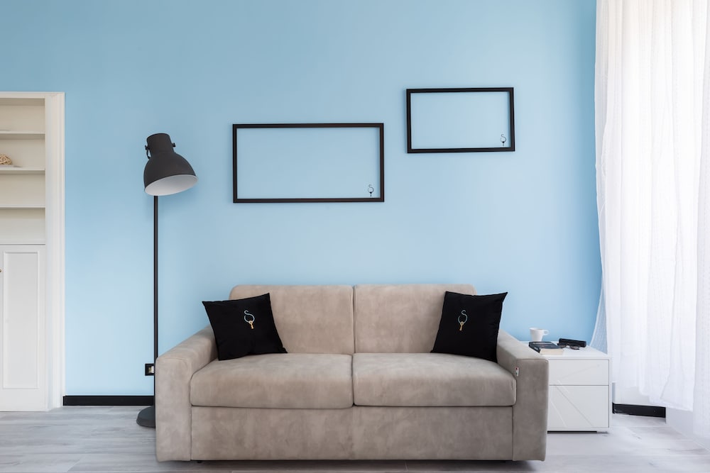 A World Aparts - The Artist's Suite