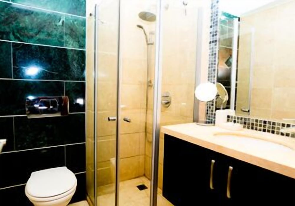 La Palmora Suites
