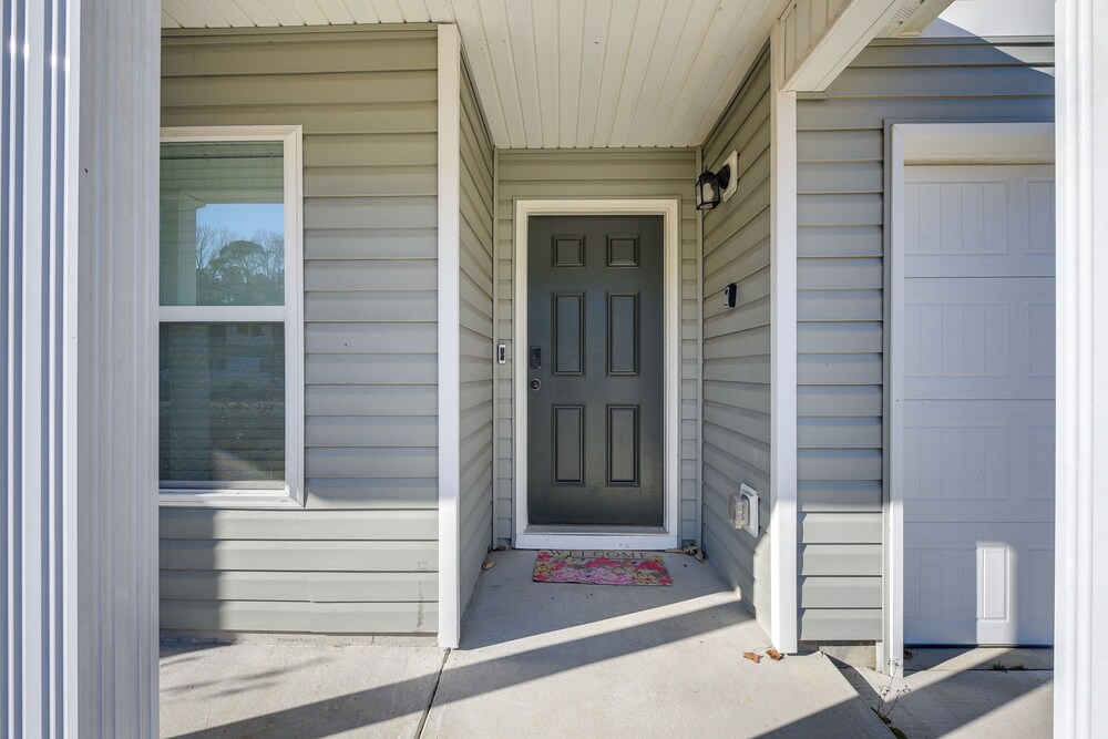 9 Mi to Shore: Family-friendly Sunset Beach Home