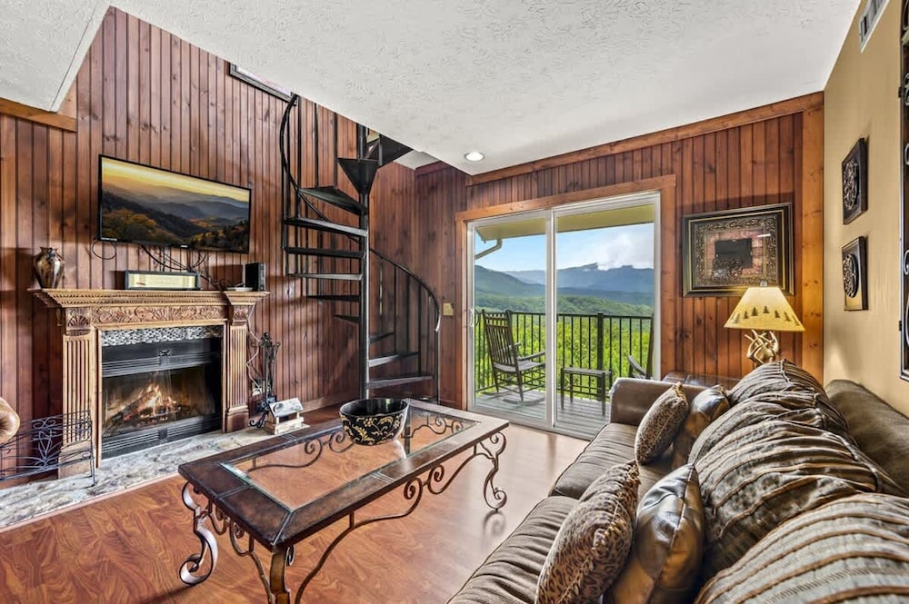 Sleeps 4 Hot Tub Indoor Pool Mountain Views