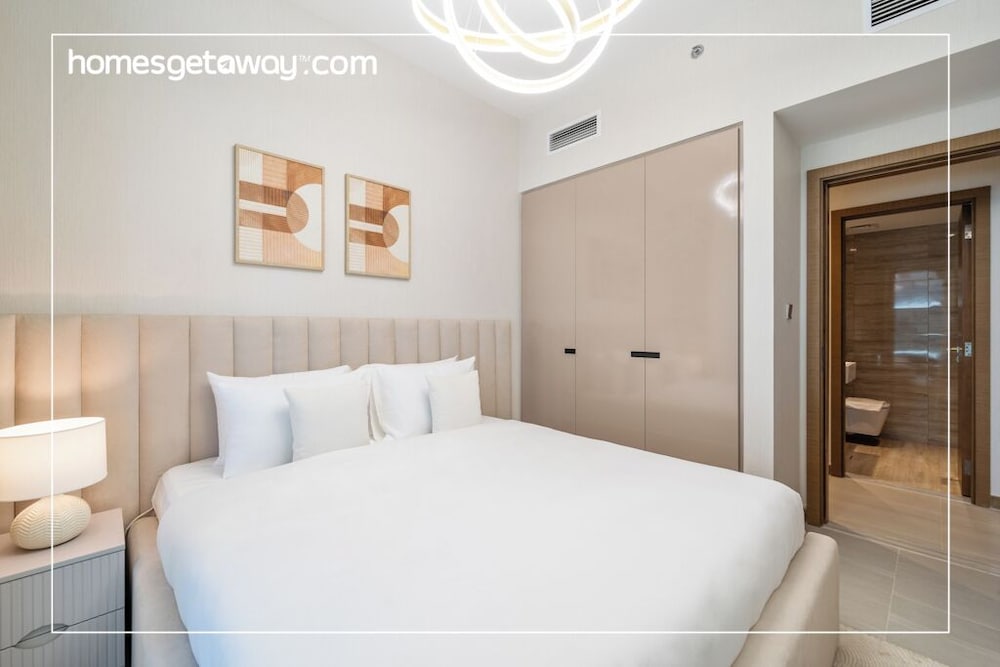 Modern 2BR – Canal-Side Elegance