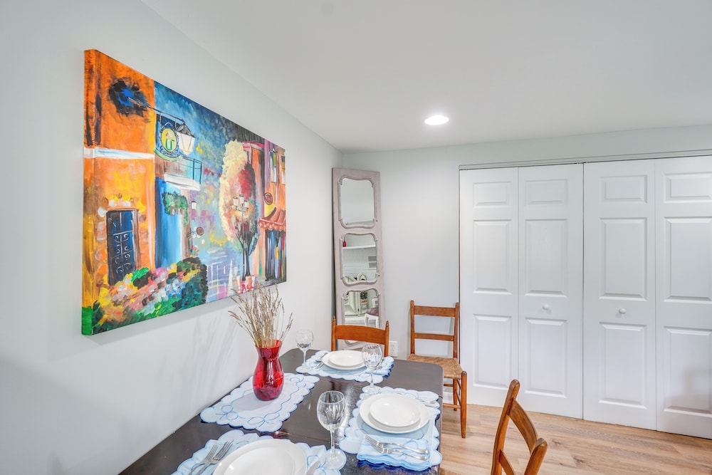 < 1 Mi to Wineries: Quaint & Cozy Waterford Studio
