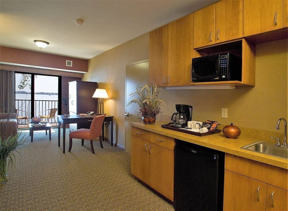 King's Pointe Waterpark Resort - Property Image 32