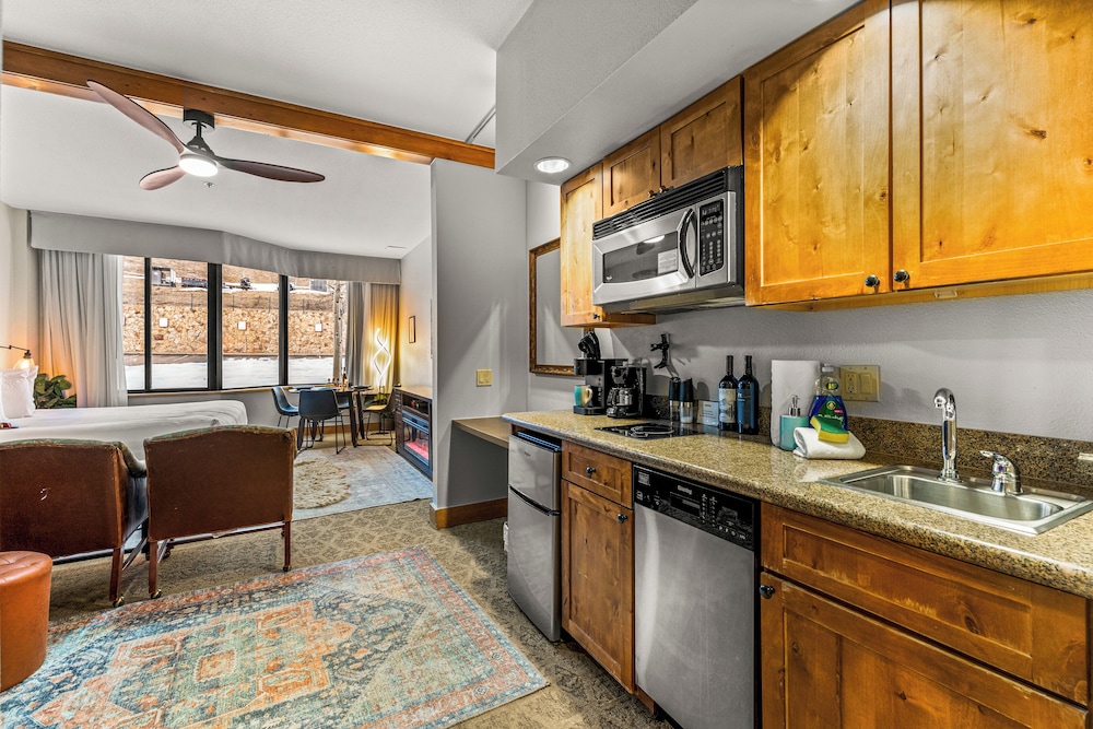 The Grand Lodge by Traverse Hospitality (No Resort Fees)