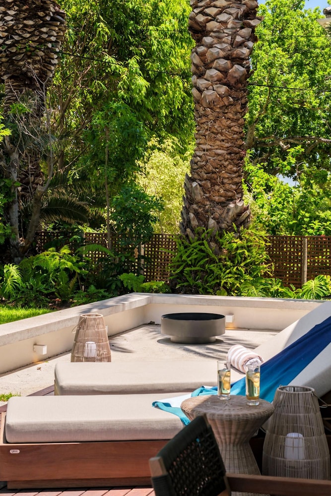 Mountain View Holiday Villa w Garden and Pool Iliwa