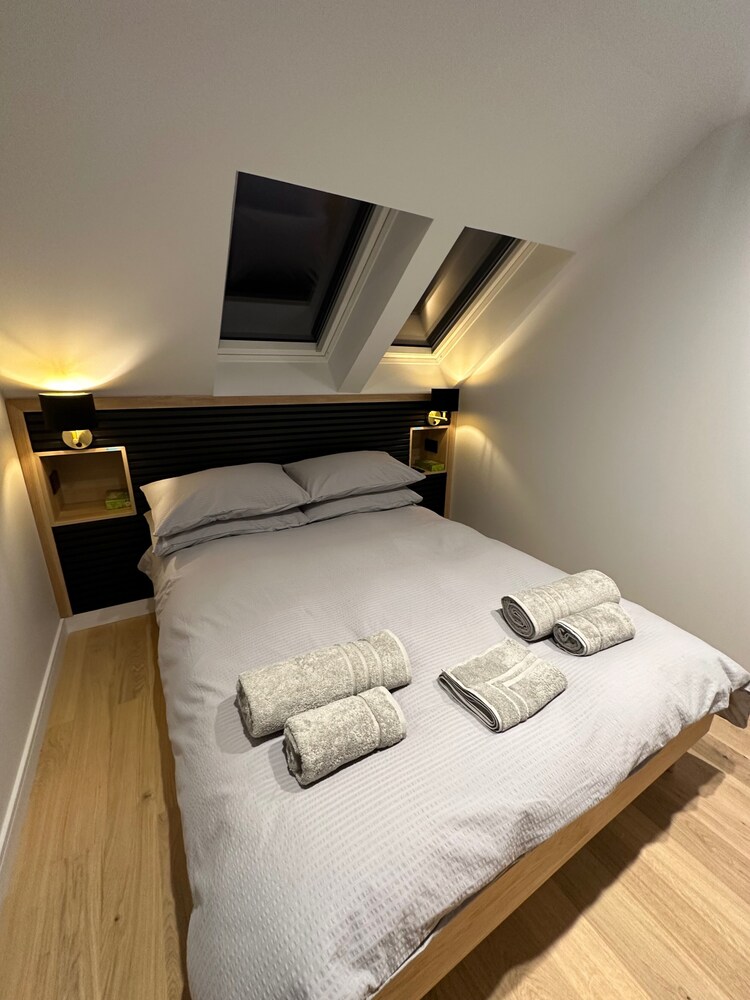 2-bed - Sleeps 6 - Pet Friendly With Free Parking