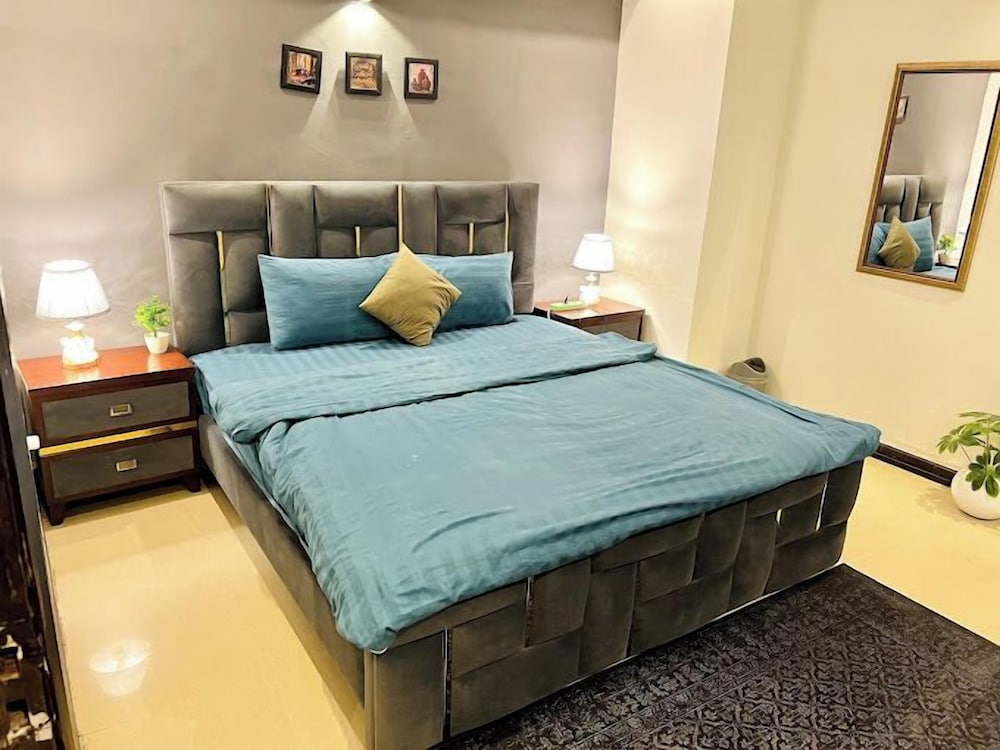 Freddys luxury apartments view 4