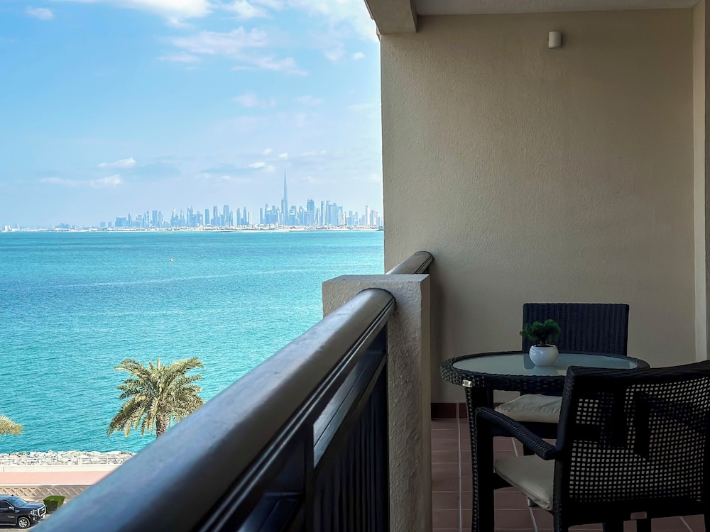 Resort Apartments - Royal Amwaj North