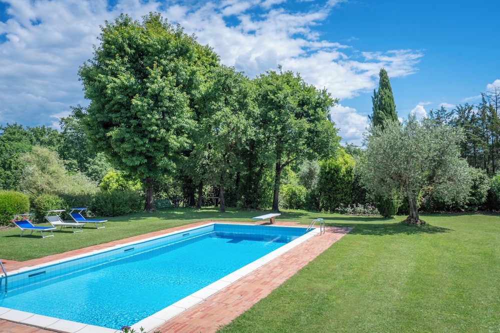 Il Villino Del Collezionista With Pool In Pistoia