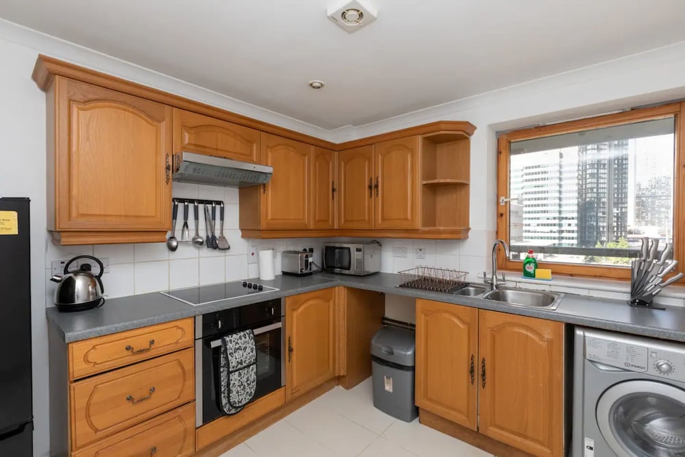 Top Floor 1BD Flat With Balcony - Isle of Dogs