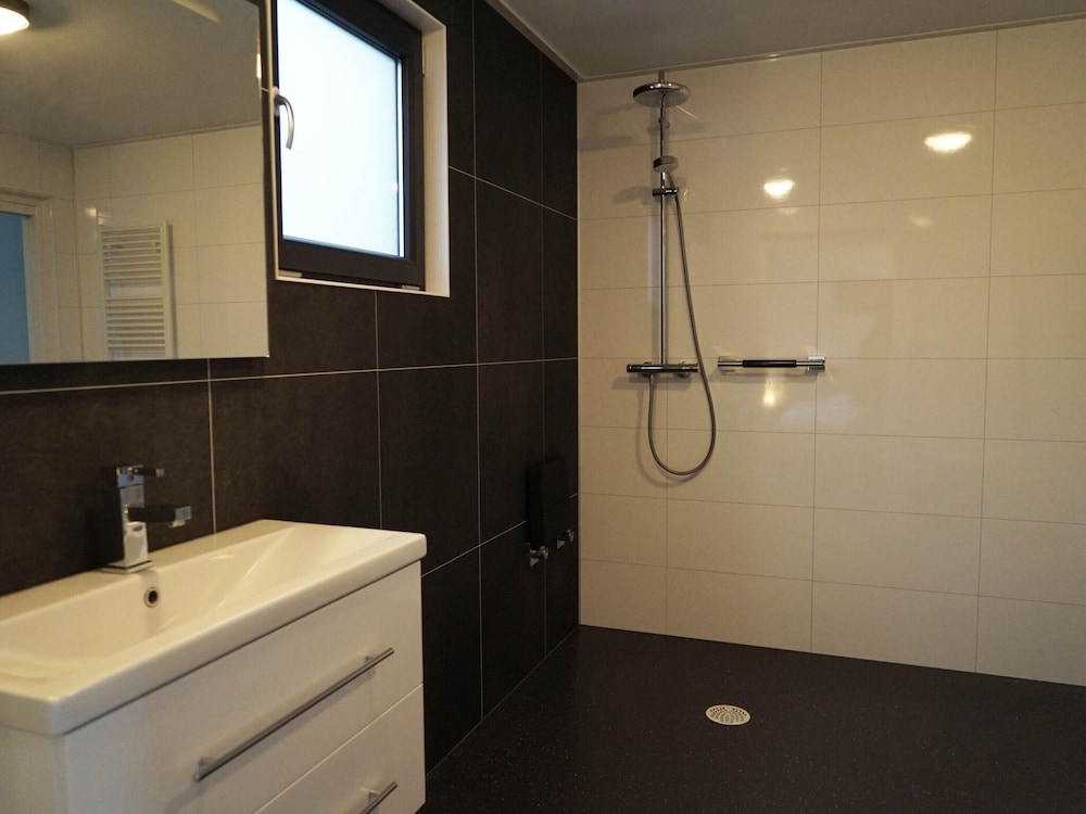 Holiday Home Suitable for Disabled People view 2