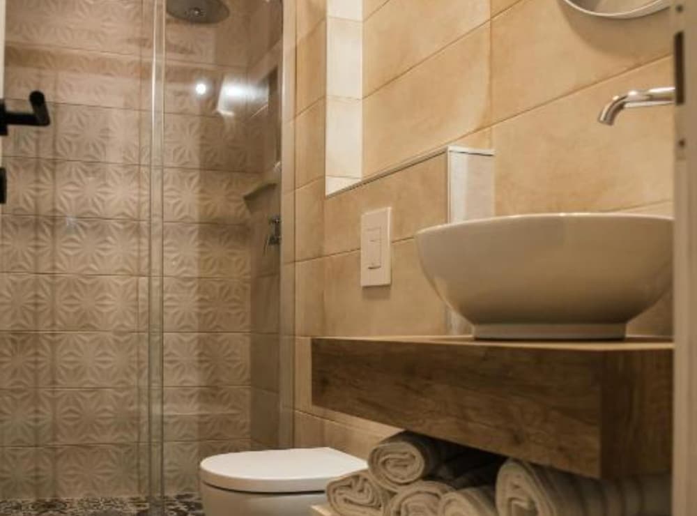 Luxury Villa Lara with Heated Pool, Hot-Tub and Sauna