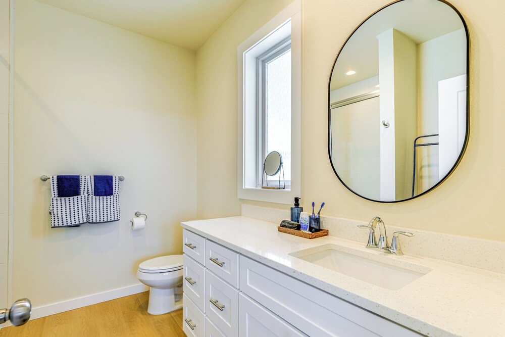 1 Mi to Beach: Home w/ Pool Access in Port Aransas
