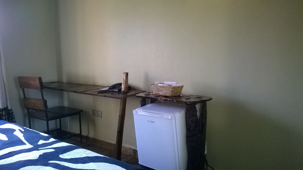 Weru Weru River Lodge