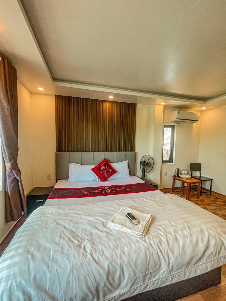 Le Pont Bungalow Hostel