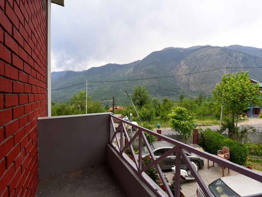 OYO 13849 Manali Meadows