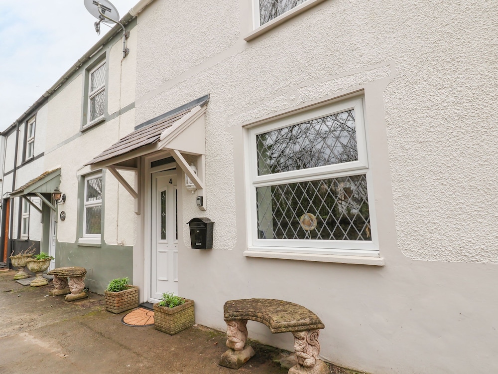 4 Railway Terrace