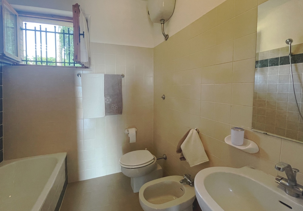 Casa Zefiro 4 by Marche Holiday Villas