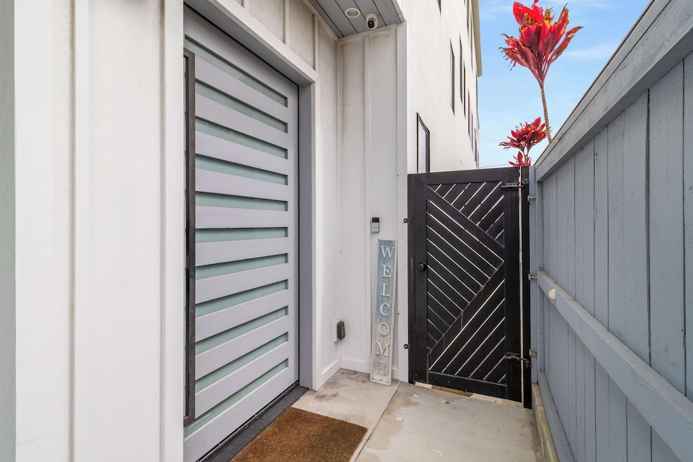 @ Marbella Lane - Luxi 4BR Haven w/ Skyscape Views
