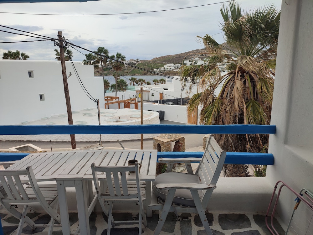 Ornos Beachside 2 Bd Stylish House