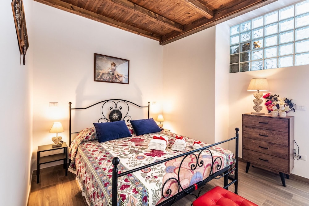 Casa Emma in Avola With 2 Bedrooms and 1 Bathrooms view 3