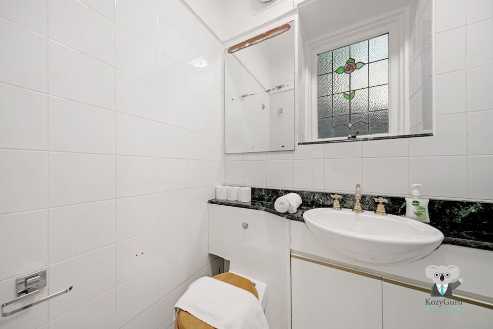 Kozyguru | Kirribilli | Opera House View 2 Bed Apt