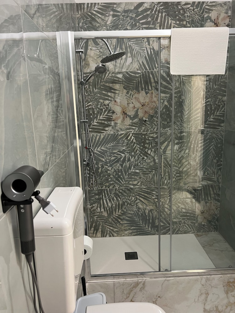 The Central Rock Inn camere con bagno privato self check in