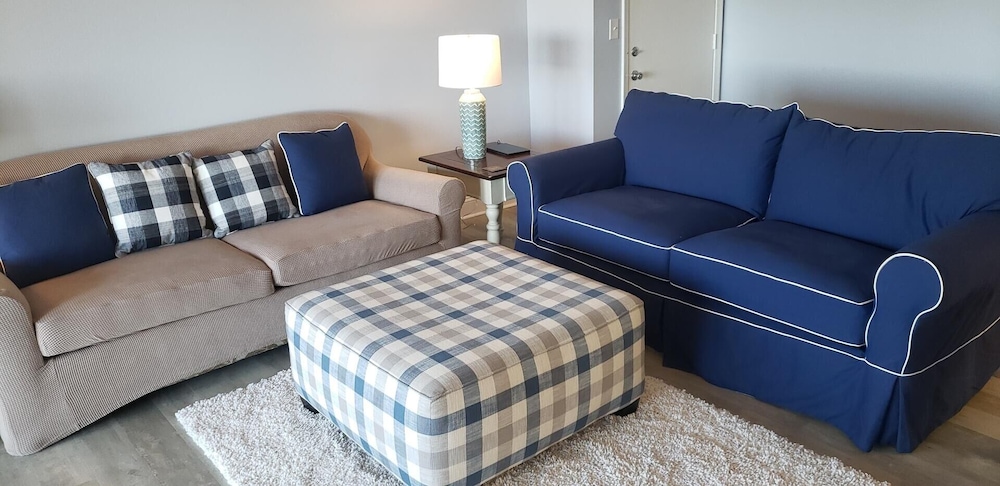 Harbour Island 106l 2 Bedroom Condo