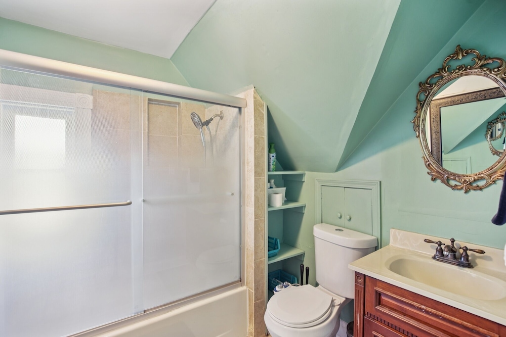 Charming Victorian Home With Porch & Large Yard 7 Bedroom Home
