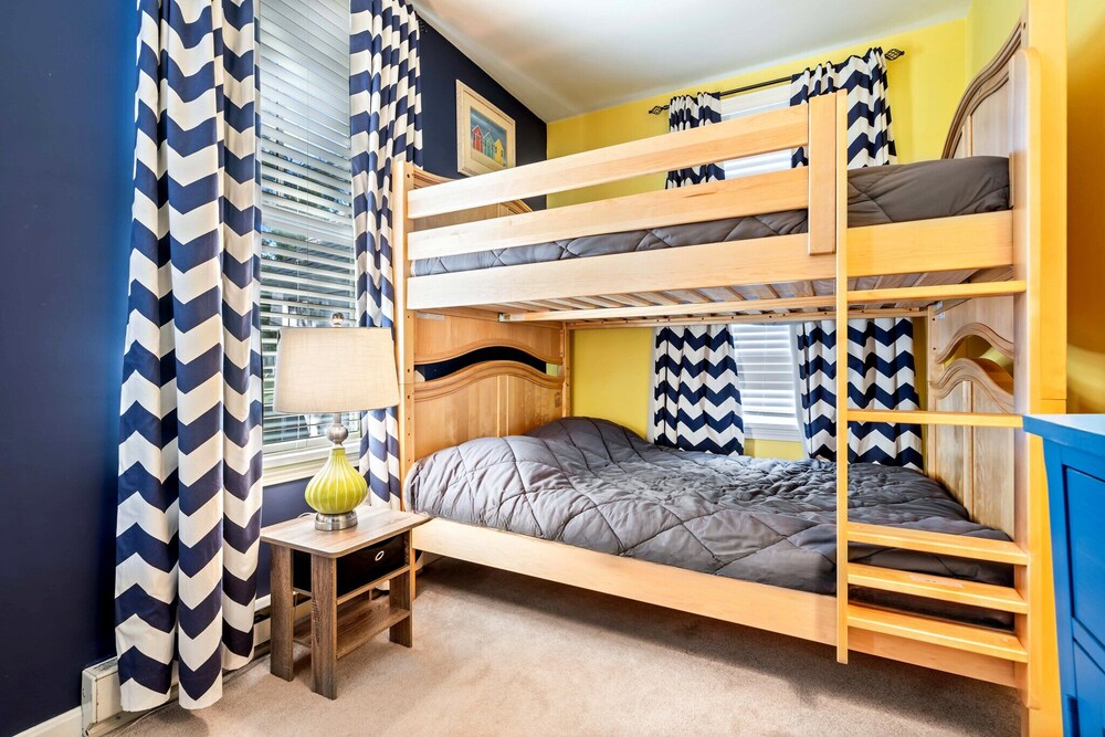 Captains Cottage Sleeps 6!